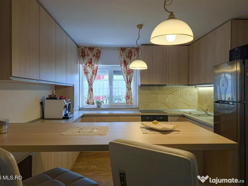 Dumbravita - Str Soarelui - Casa P+1, 3 Camere, Parcare A...