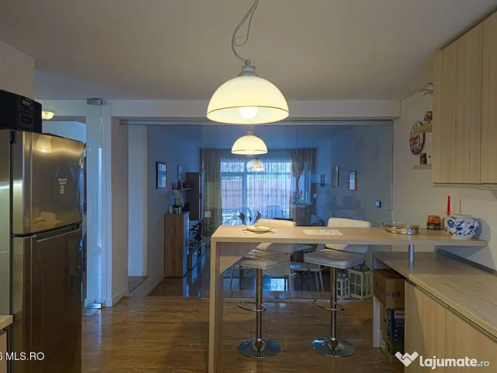 Dumbravita - Str Soarelui - Casa P+1, 3 Camere, Parcare A...