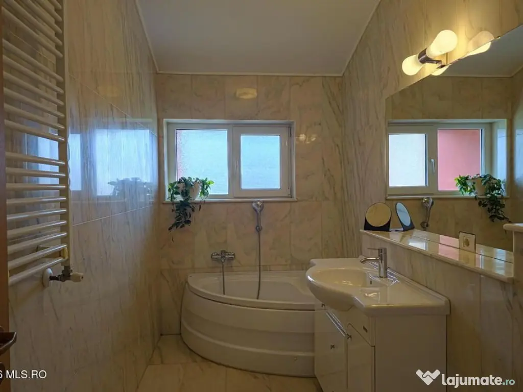 Dumbravita - Str Soarelui - Casa P+1, 3 Camere, Parcare A...