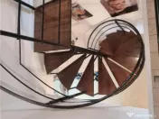 Casa de moderna cu costuri reduse, panouri solare si spatiu 