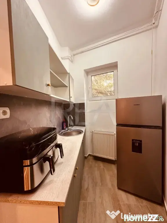 2 Camere Renovat Ideal Pentru Investitii
