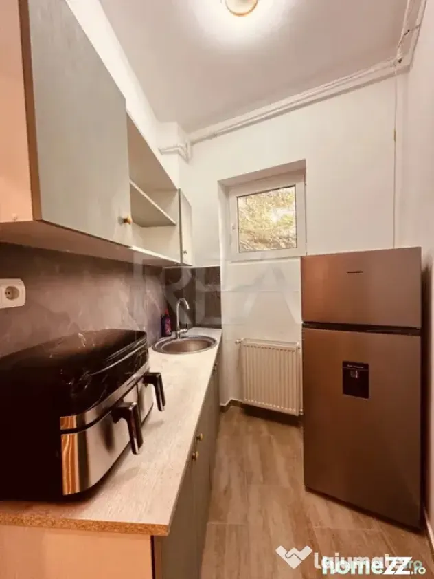 2 Camere Renovat Ideal Pentru Investitii