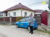 Casa, anexe, 3762 mp teren, 25000 mp padure, Comanesti, jud. 