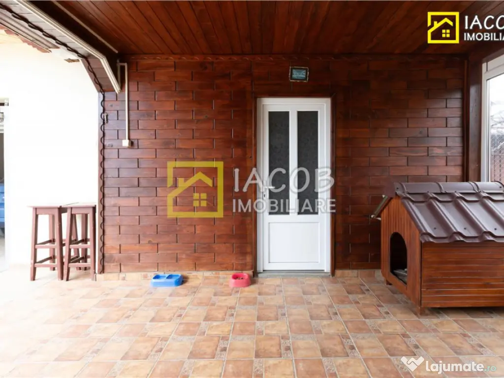 Casa, anexe, 3762 mp teren, 25000 mp padure, Comanesti, jud.