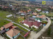 Casa, anexe, 3762 mp teren, 25000 mp padure, Comanesti, jud. 