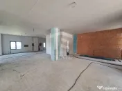 Spatiu Comercial - Bloc Nou - Stradal - 560 mp - 8 parcari 