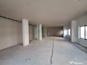 Spatiu Comercial - Bloc Nou - Stradal - 560 mp - 8 parcari 