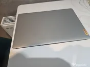 Laptop lenovo. Folosit foarte putin 