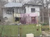 Casa demolabilă cu teren de vanzare in Breaza 