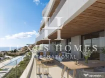 Apartament cu vedere la mare, piscină panoramică și wellness în zonă verde