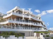 Apartament cu vedere la mare, piscină panoramică și wellness în zonă verde 