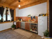 FILM! Rezidenta pe apreciabile conditii, in statiunea Sugas 