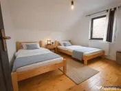 FILM! Rezidenta pe apreciabile conditii, in statiunea Sugas 