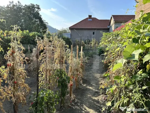 Casă de renovat 2 camere, zonă liniștită – Cugir
