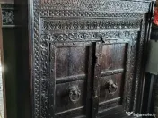 Comoda dulap sculptata antica 