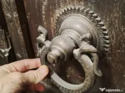 Comoda dulap sculptata antica 