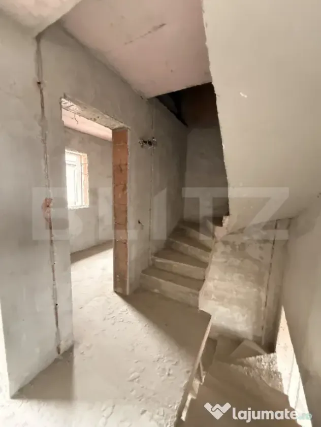 Casă modernă + curtea + 2 locuri de parcare, 145.50 mp, zo