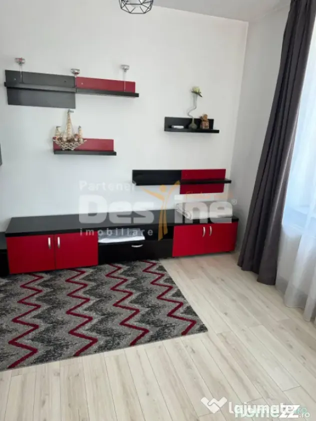 Apartament 2 camere decomandat, etaj intermediar, loc de par