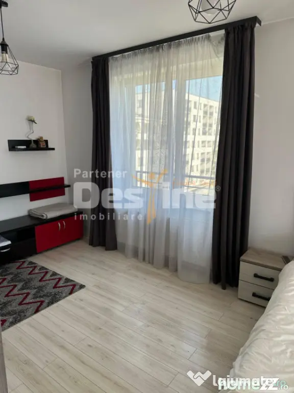 Apartament 2 camere decomandat, etaj intermediar, loc de par