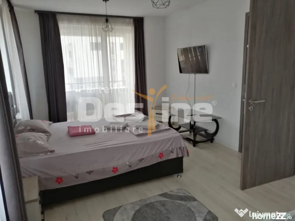 Apartament 2 camere decomandat, etaj intermediar, loc de par