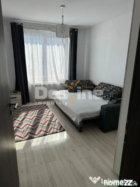 Apartament 2 camere decomandat, etaj intermediar, loc de par