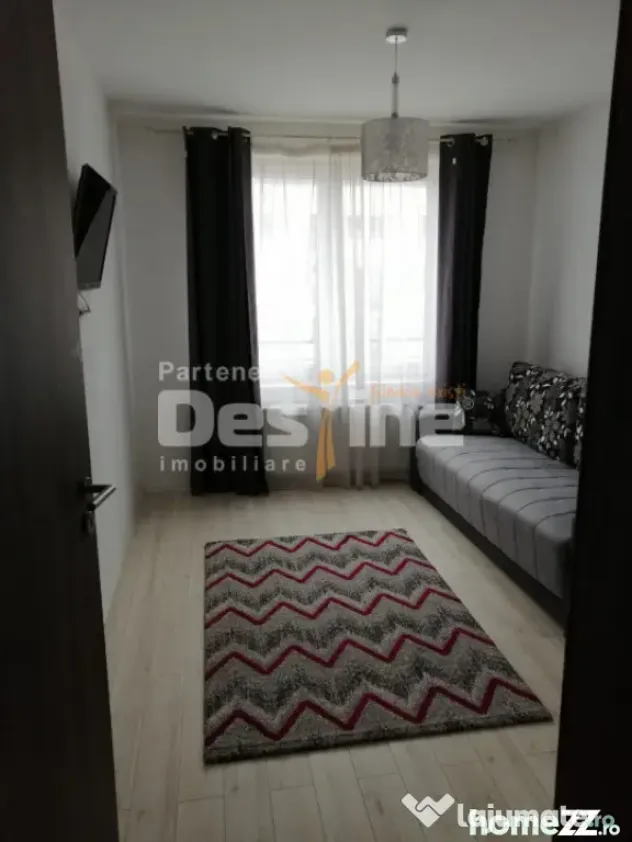Apartament 2 camere decomandat, etaj intermediar, loc de par