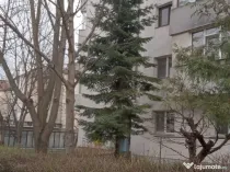 Vand apartament cu 3 camere str. Savenilor