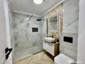 Apartament cu 2 camere la alb loc privat de parcare in Turni 