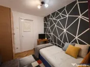 Decomandat, ergonomic, insorit, mobilat, utilat, balcon, Mur 