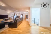 Vilă elegantă cu grădină și terasă – zonă liniștit 