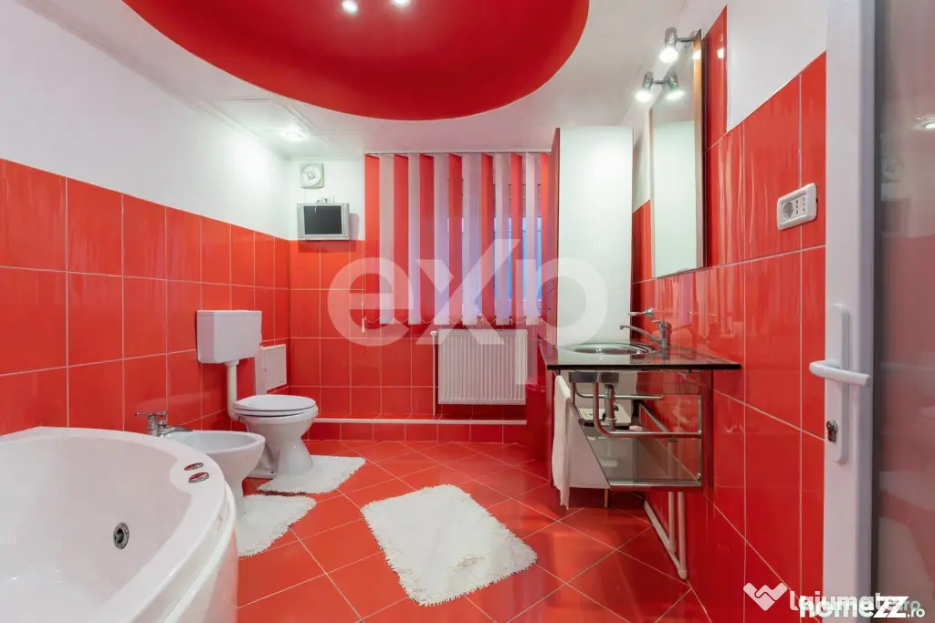 Casă / Vilă cu 6 camere de vânzare