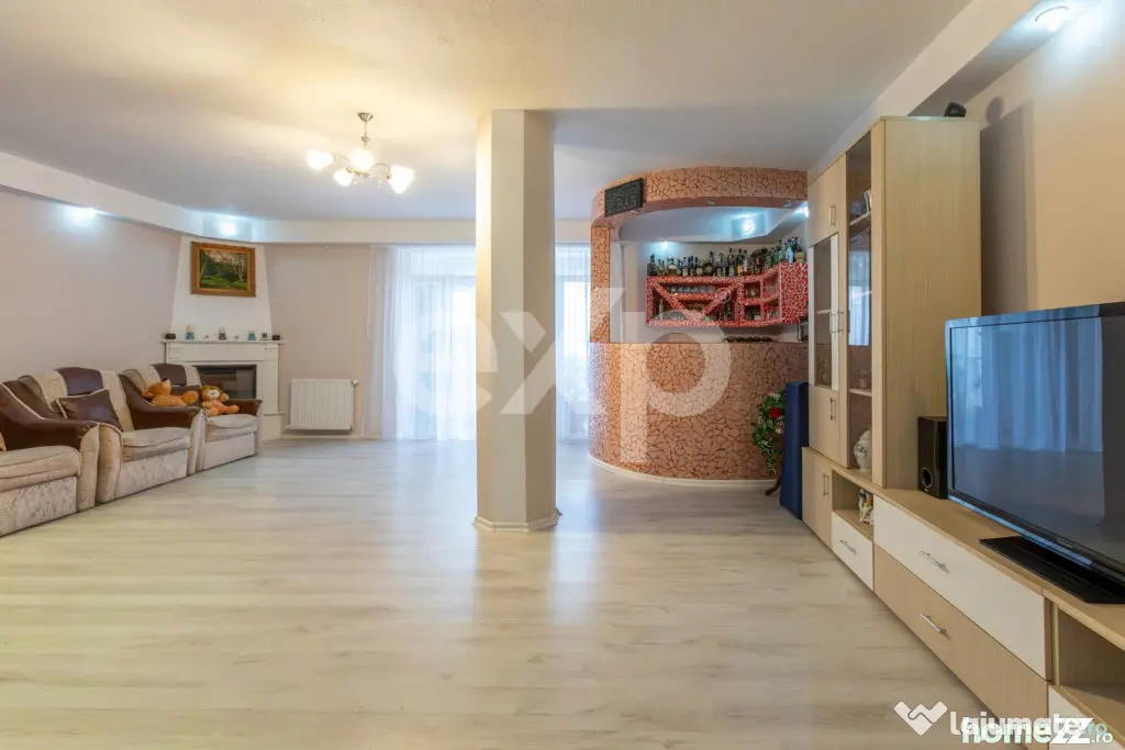 Casă / Vilă cu 6 camere de vânzare