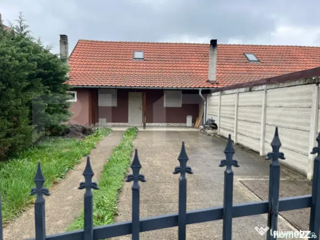 Casa in Nojorid cu curte in fata casei pentru auto, 306 mp t - Nojorid (Bihor)