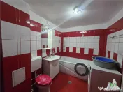 Apartament 3 camere foarte spatios 