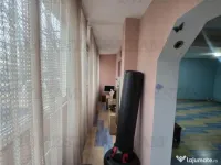 Apartament 3 camere foarte spatios 