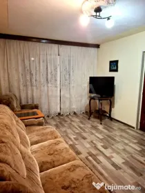 Apartament 2 camere, etaj 3 - piața aproape