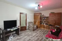 2 camere, etaj 3 - piața aproape