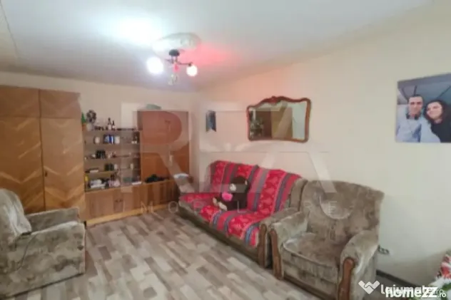 2 camere, etaj 3 - piața aproape