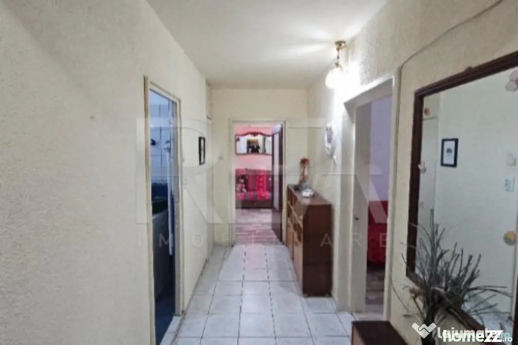 2 camere, etaj 3 - piața aproape