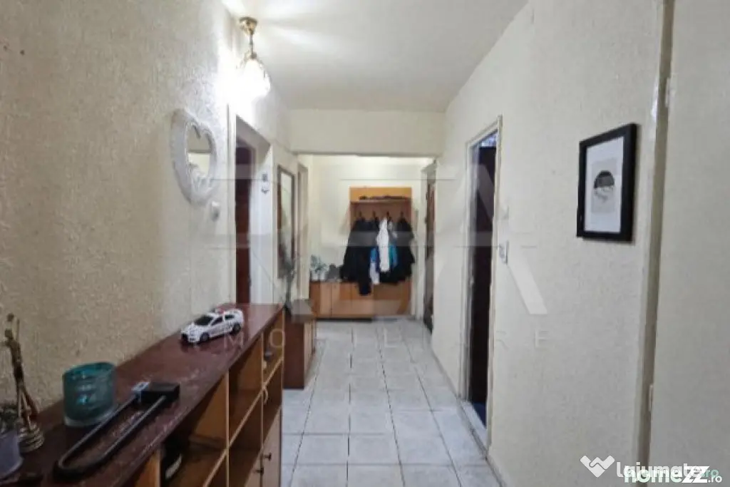 2 camere, etaj 3 - piața aproape