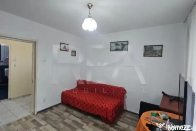 2 camere, etaj 3 - piața aproape