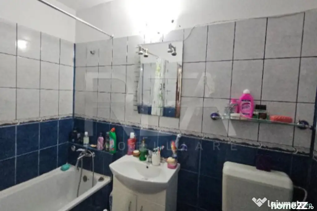 2 camere, etaj 3 - piața aproape