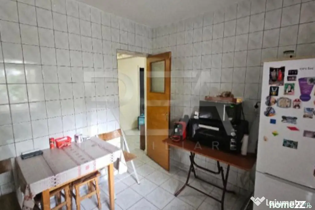 2 camere, etaj 3 - piața aproape