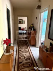 Apartament 2 camere, etaj 3 - piața aproape 