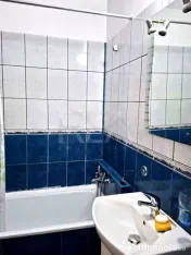 Apartament 2 camere, etaj 3 - piața aproape 