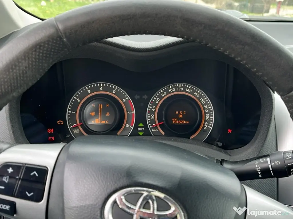 Vand Toyota auris benzina 1.4 an 2011