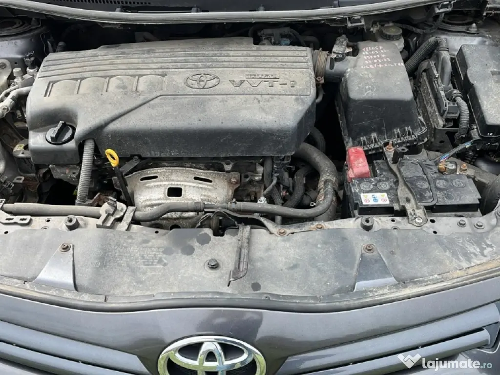 Vand Toyota auris benzina 1.4 an 2011