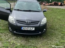 Vand Toyota auris benzina 1.4 an 2011