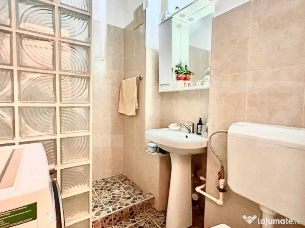 Garsonieră tip D, zona Rogerius