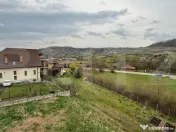 Casa la rosu in zona Valea Ghinzii, cu 900 mp de teren intra 